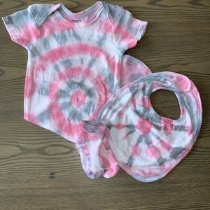 Infant onesie set